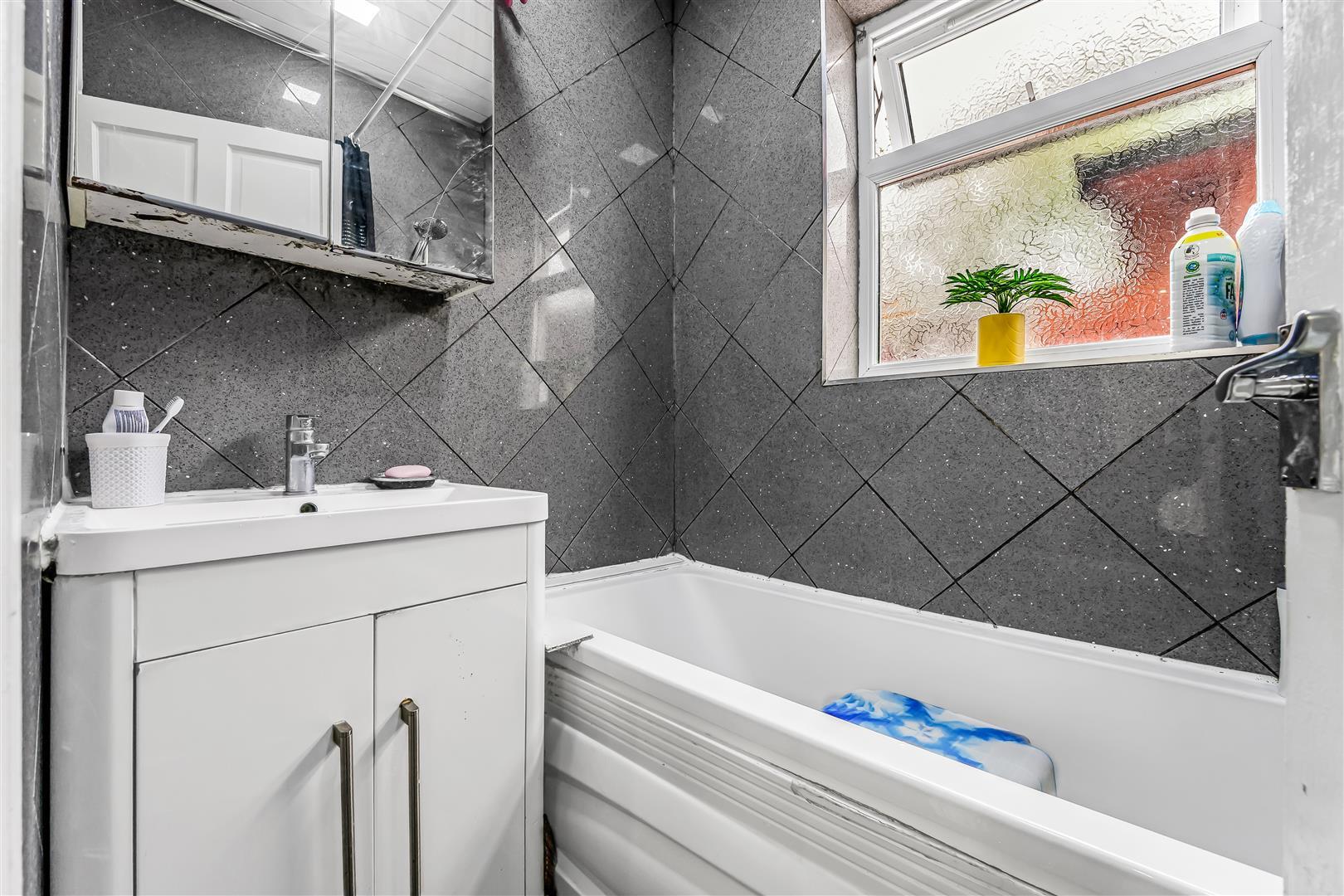 Property Image 2290d04f-3a8a-4cd5-bccc-2fdf8bab0f45
