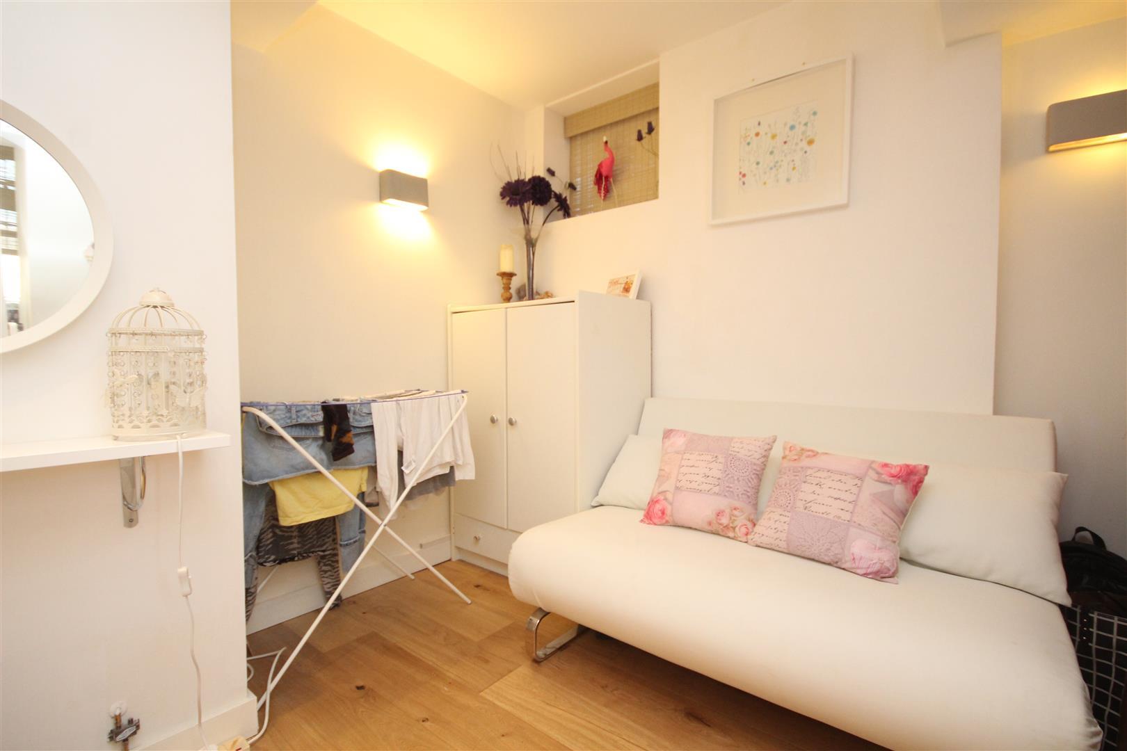 Property Image 229e13cd-1d05-44c8-bc3e-6d905e9f6330