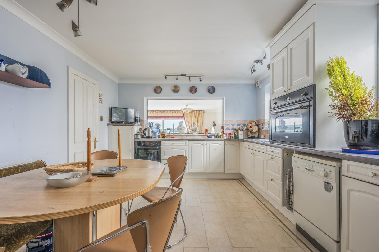 Property Image 22aa3938-485c-469b-b30b-42d7986b7c1f