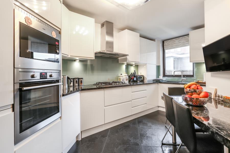 Property Image 23660512-3753-4858-b5a1-3e8950b34388