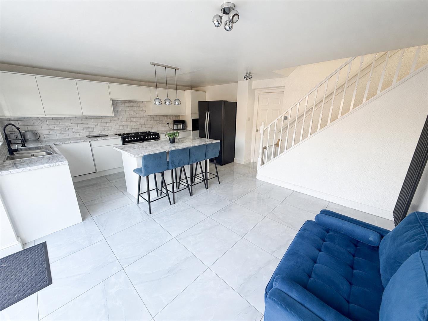 Property Image 237d4ff1-c968-4980-9a8b-aaf21c4aba9b