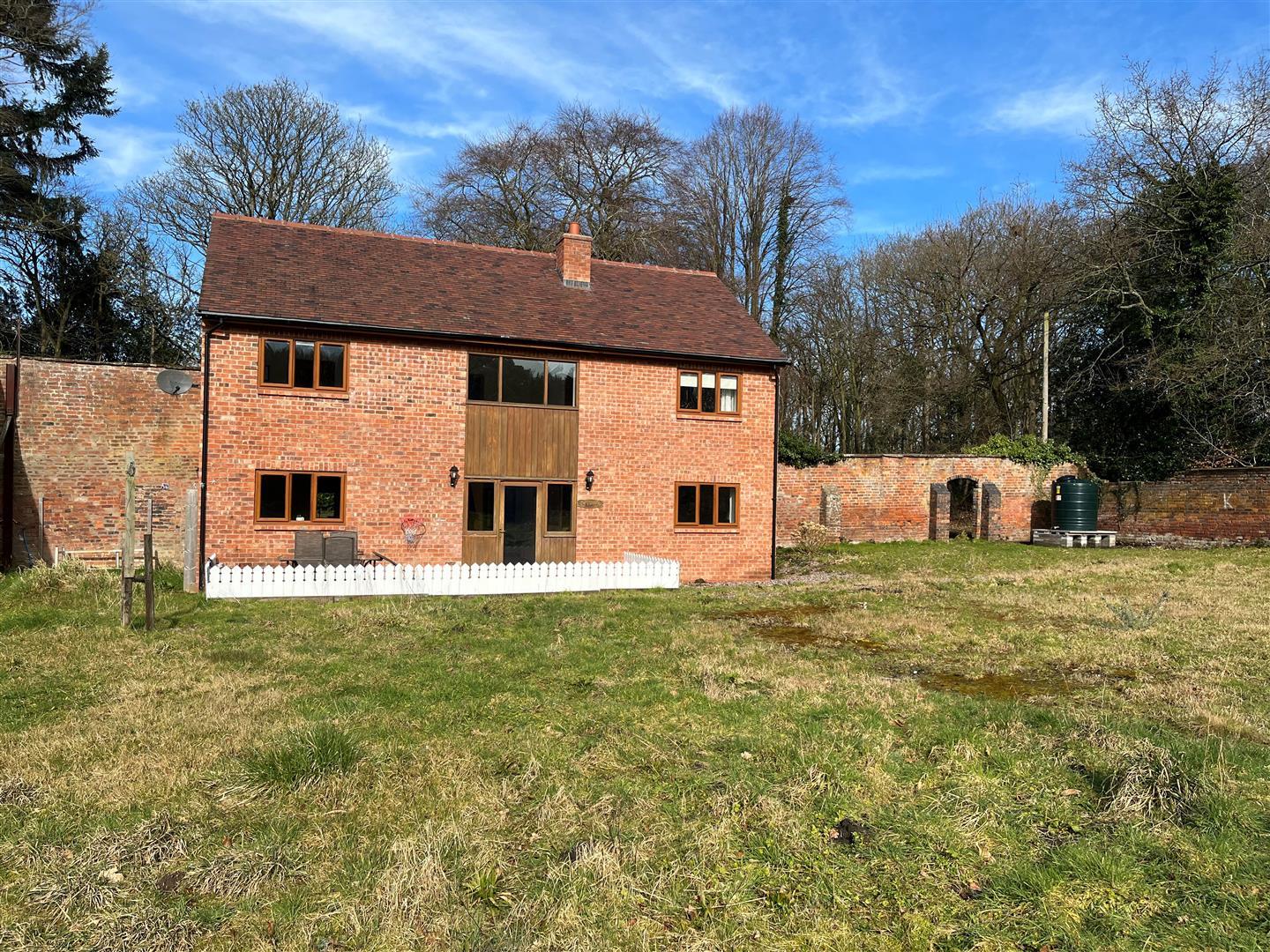 Property Image 239b84ba-f2fb-4b9c-b386-3345dfaac2d9