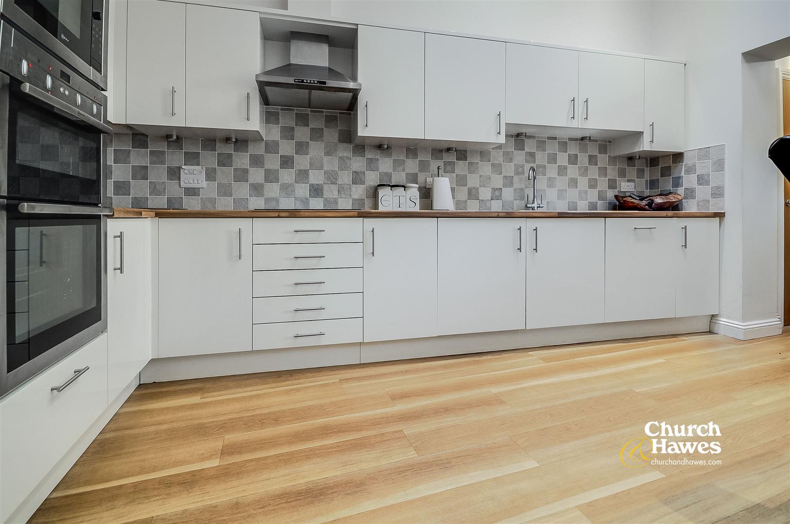 Property Image 241862b4-ecbf-4c21-ad90-84088196a10f