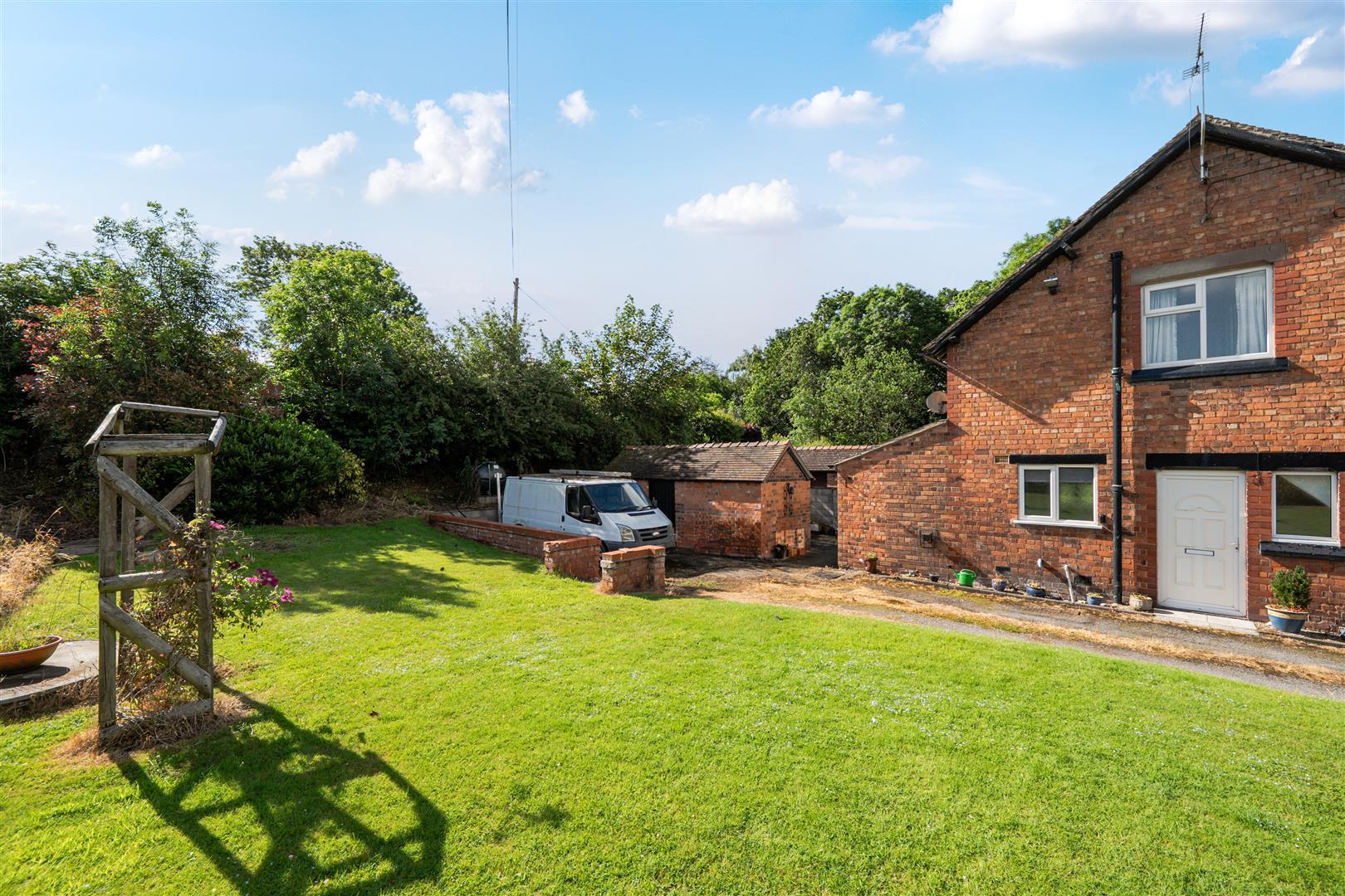 Property Image 242a91d8-24ac-4cd3-8c37-8a07c9bf4a53