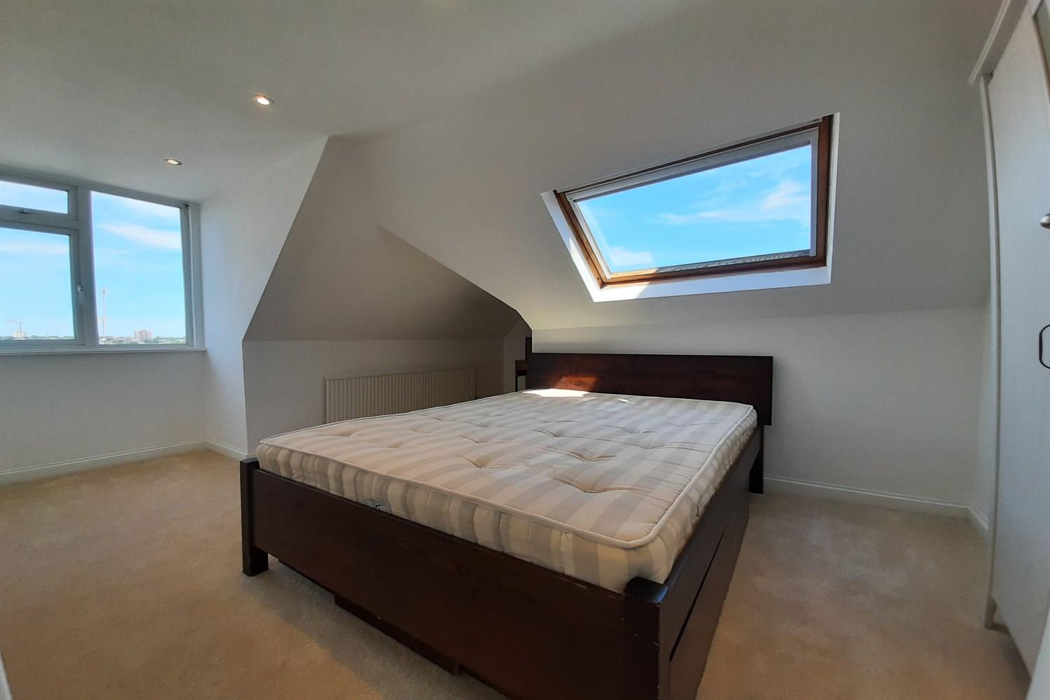 Property Image 242ed119-1c05-42bb-967e-4c182e28a5f4