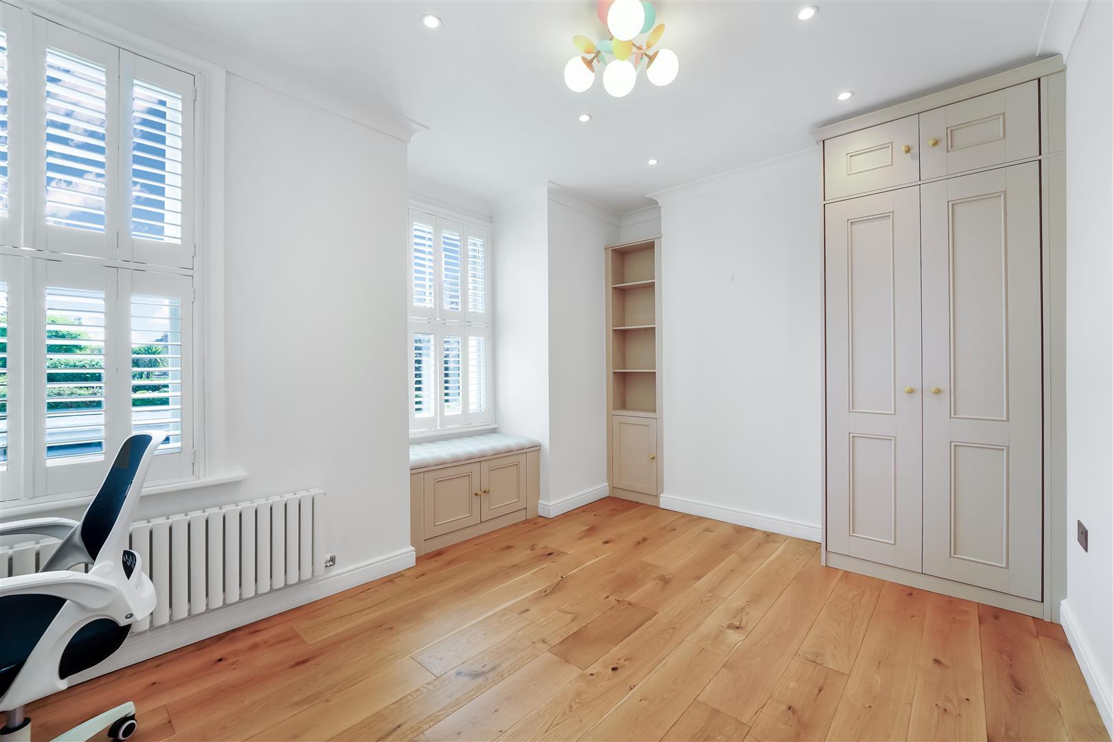 Property Image 245a8d0a-431b-4afd-94d7-97f3d3c7f256