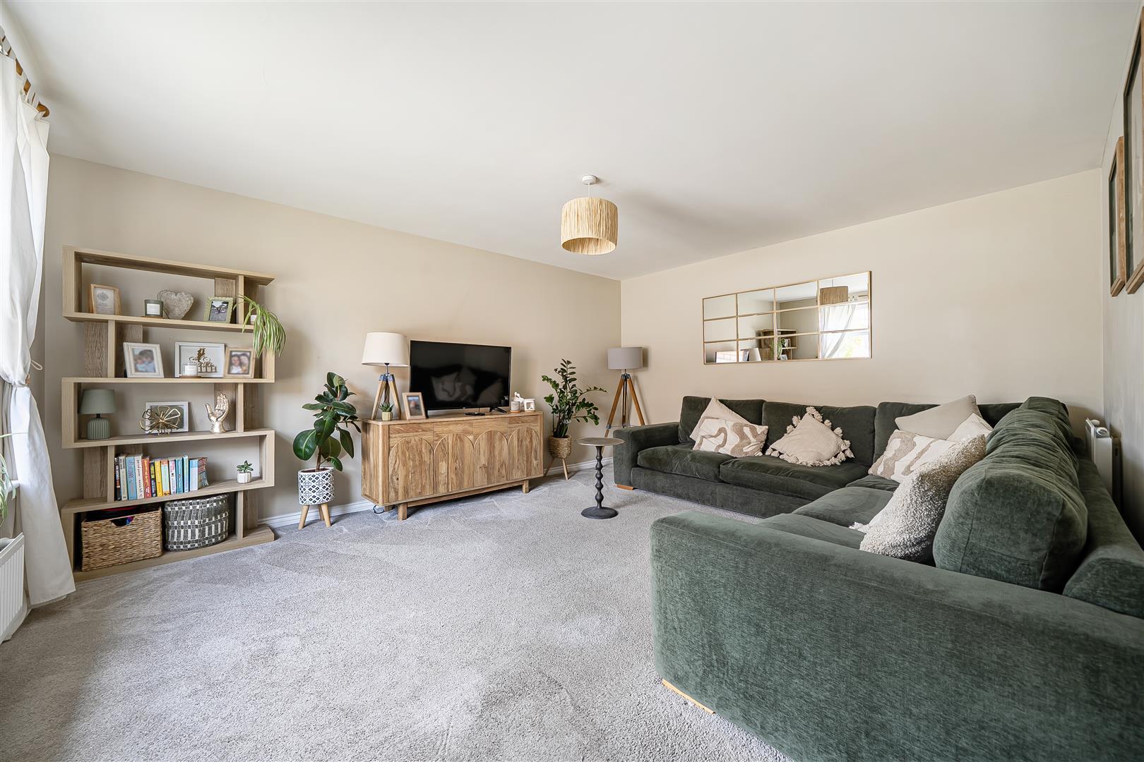 Property Image 245c63fa-08ae-47a3-a511-e1a9ea090166
