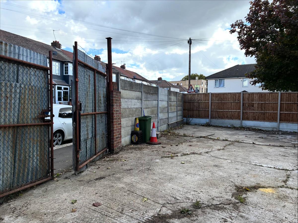 Property Image 247c1a07-1471-47e2-aa99-f0b8a4e581f9
