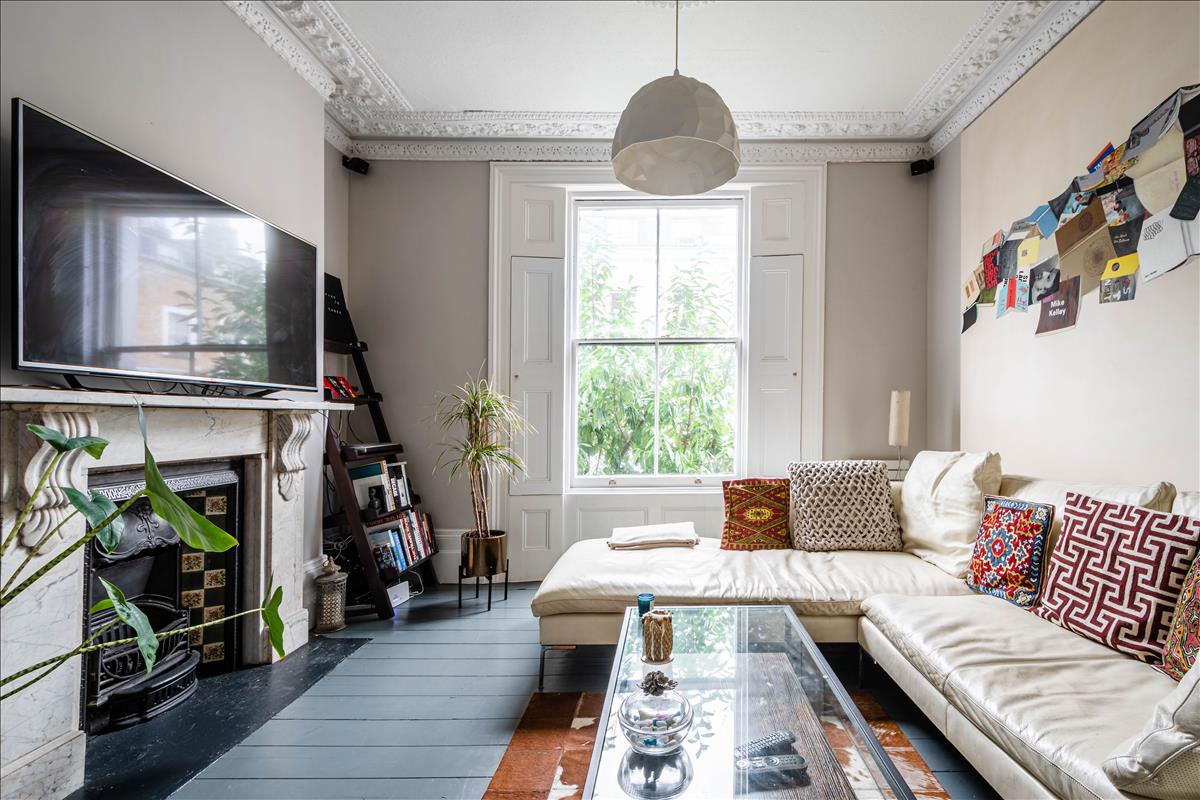 three bedroom triplex period conversion in london fields e9