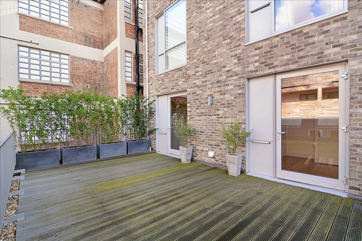 architecturally designed 2bed new build for rent in haggerston
