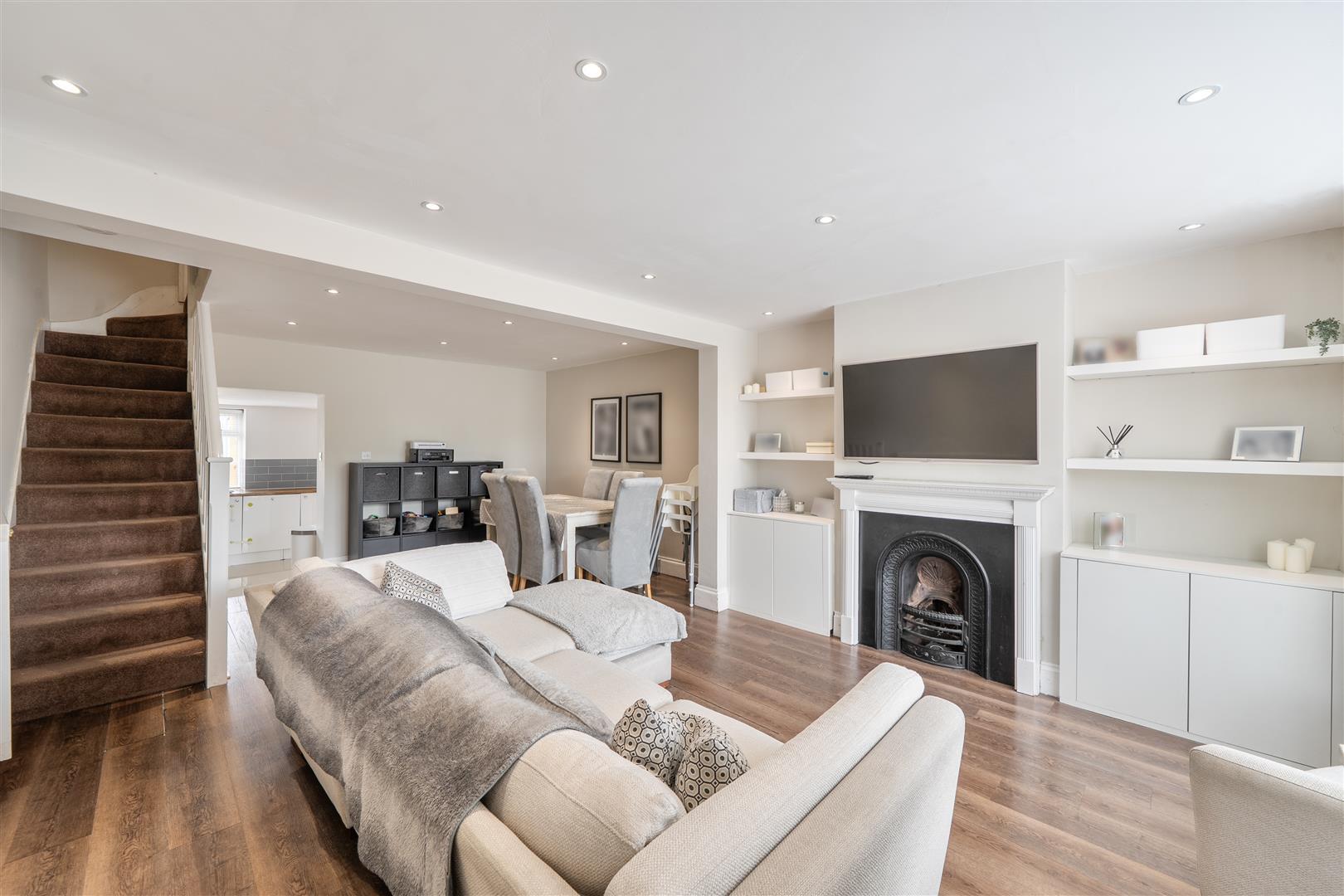 Property Image 24b86852-9c74-47fd-8861-84d99a1608b5