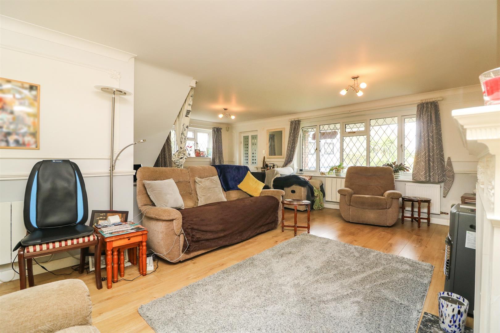 Property Image 24d53c33-2e65-489c-a43b-325ee68d2164