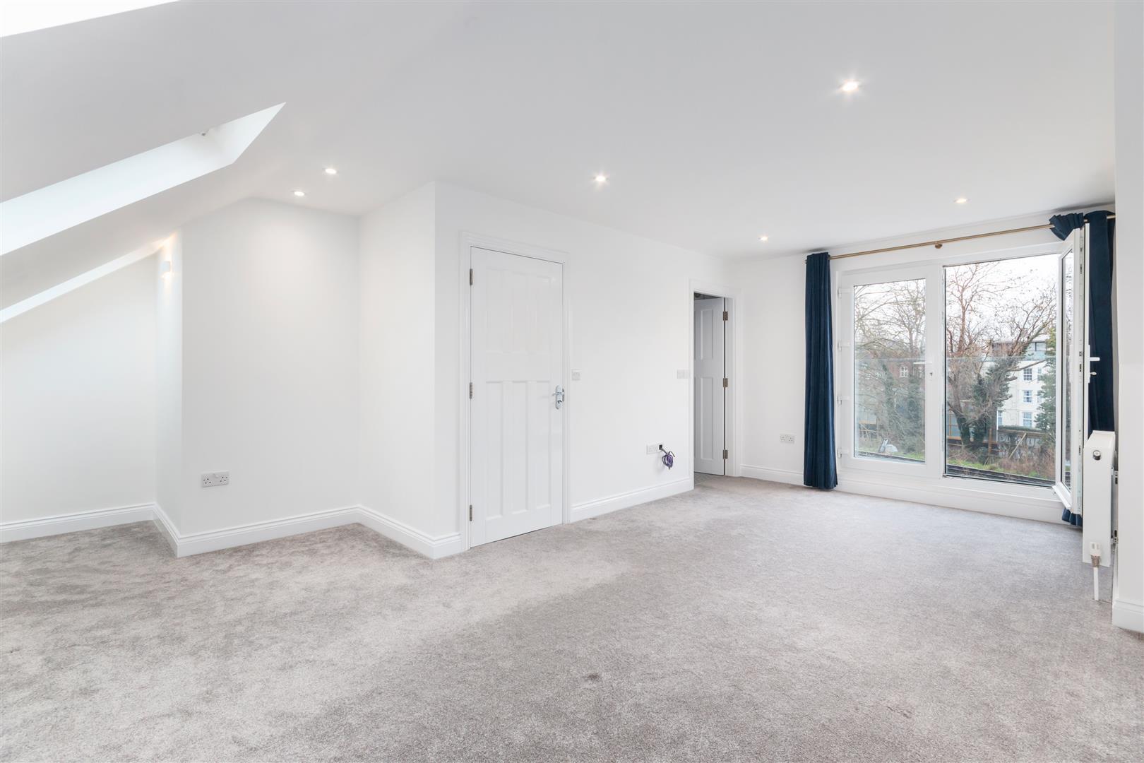 Property Image 24e27b0b-aee7-4269-ab99-4047ce582e72