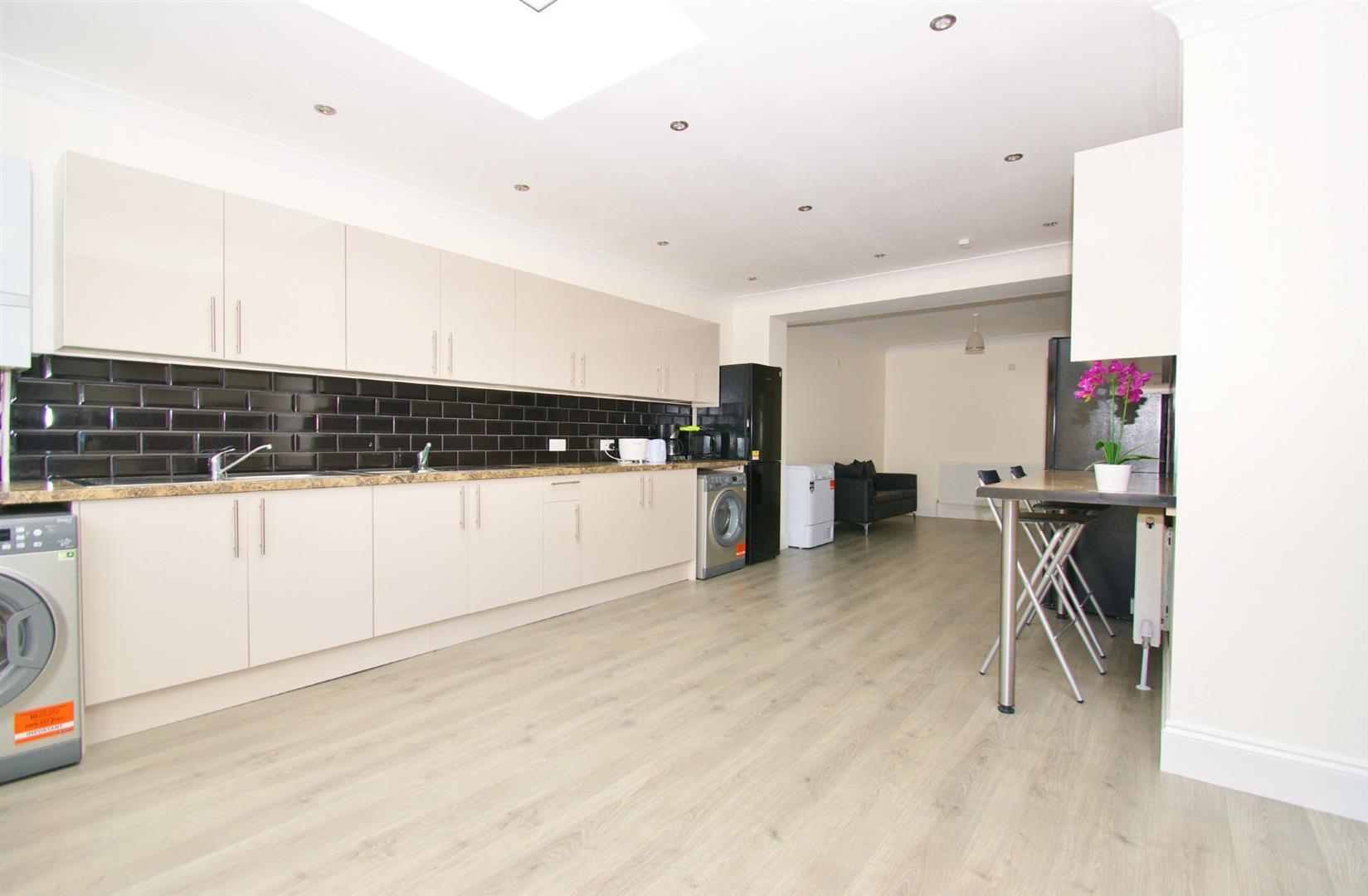Property Image 2525e0de-a778-4a91-aed2-e7f5e96b8035
