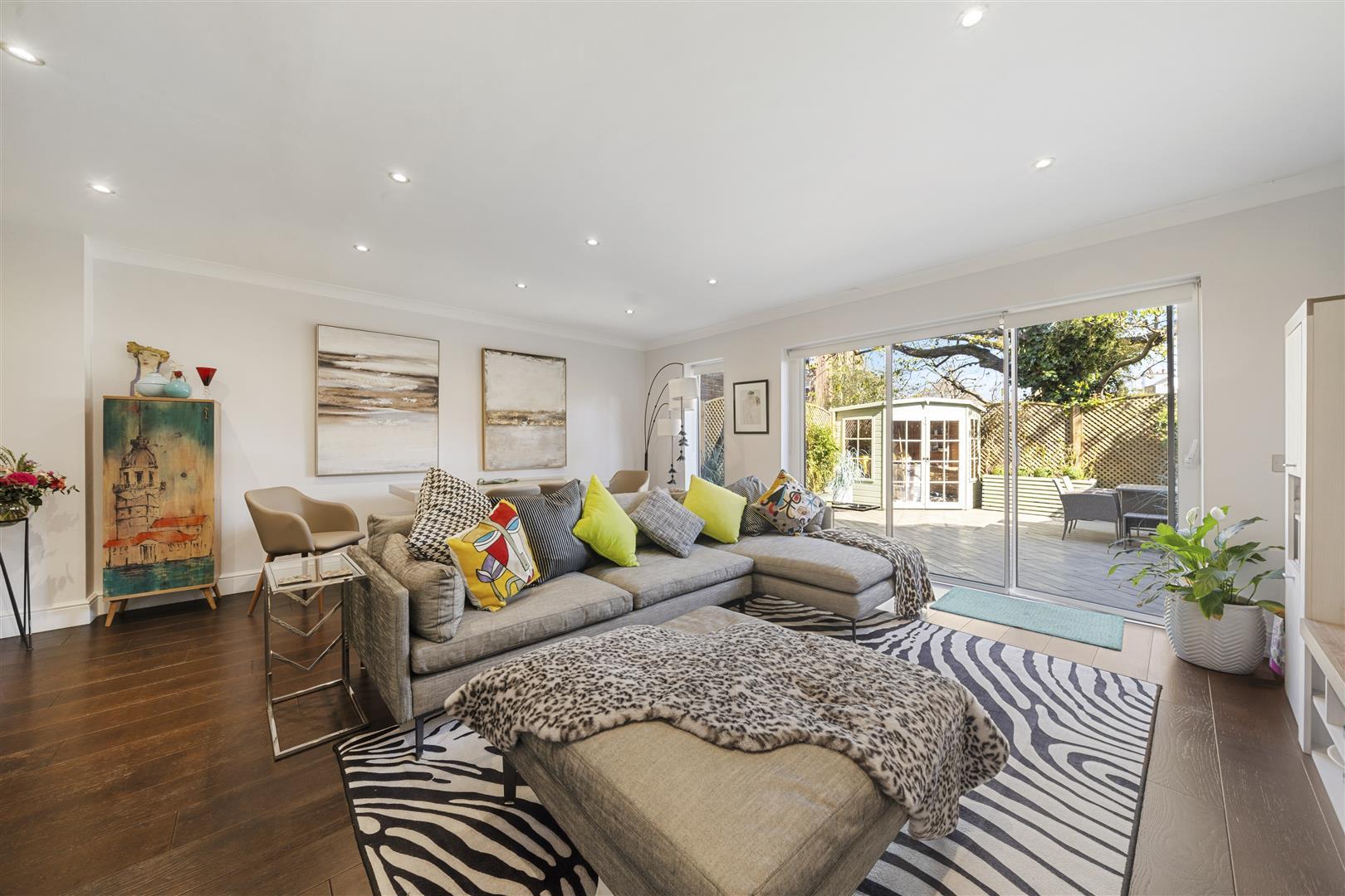 Property Image 254ff2ab-edb8-49db-aa3d-4a3031b2349f