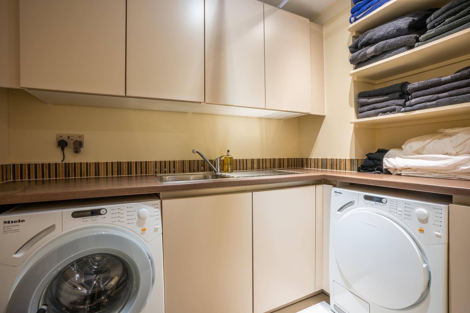 Property Image 25894198-728c-4cfd-b890-1cdfe7824284