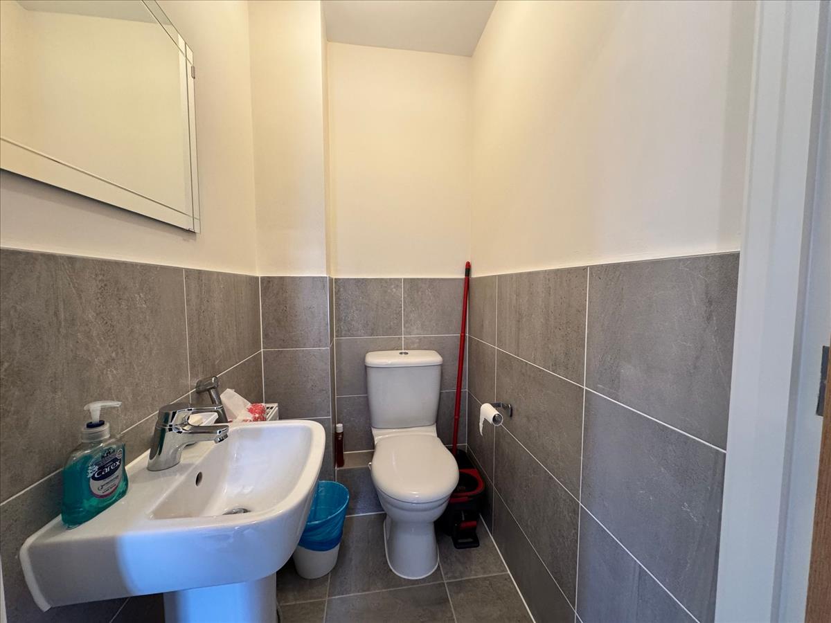 Property Image 25a46b58-669a-49a9-922c-6fa806393d3e