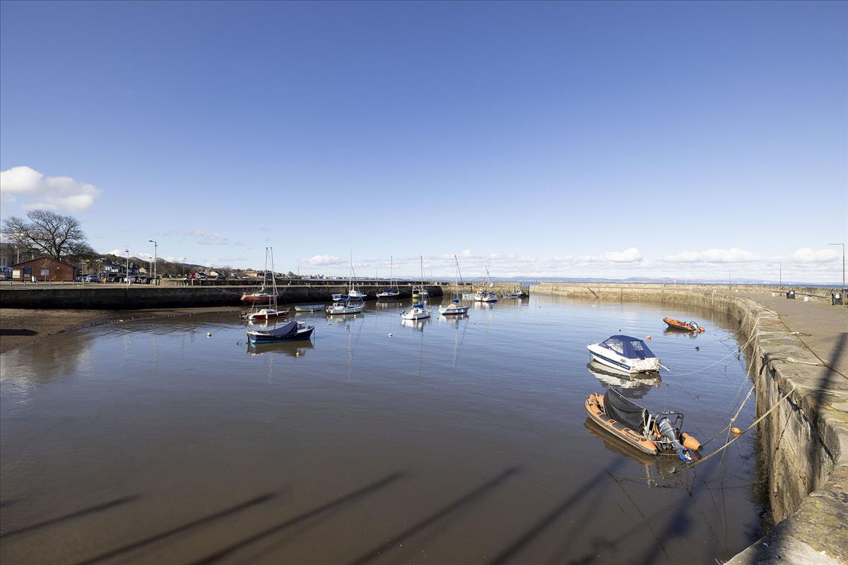 Property Image 25aa6a24-0598-4917-81f7-9e3ae616ea56
