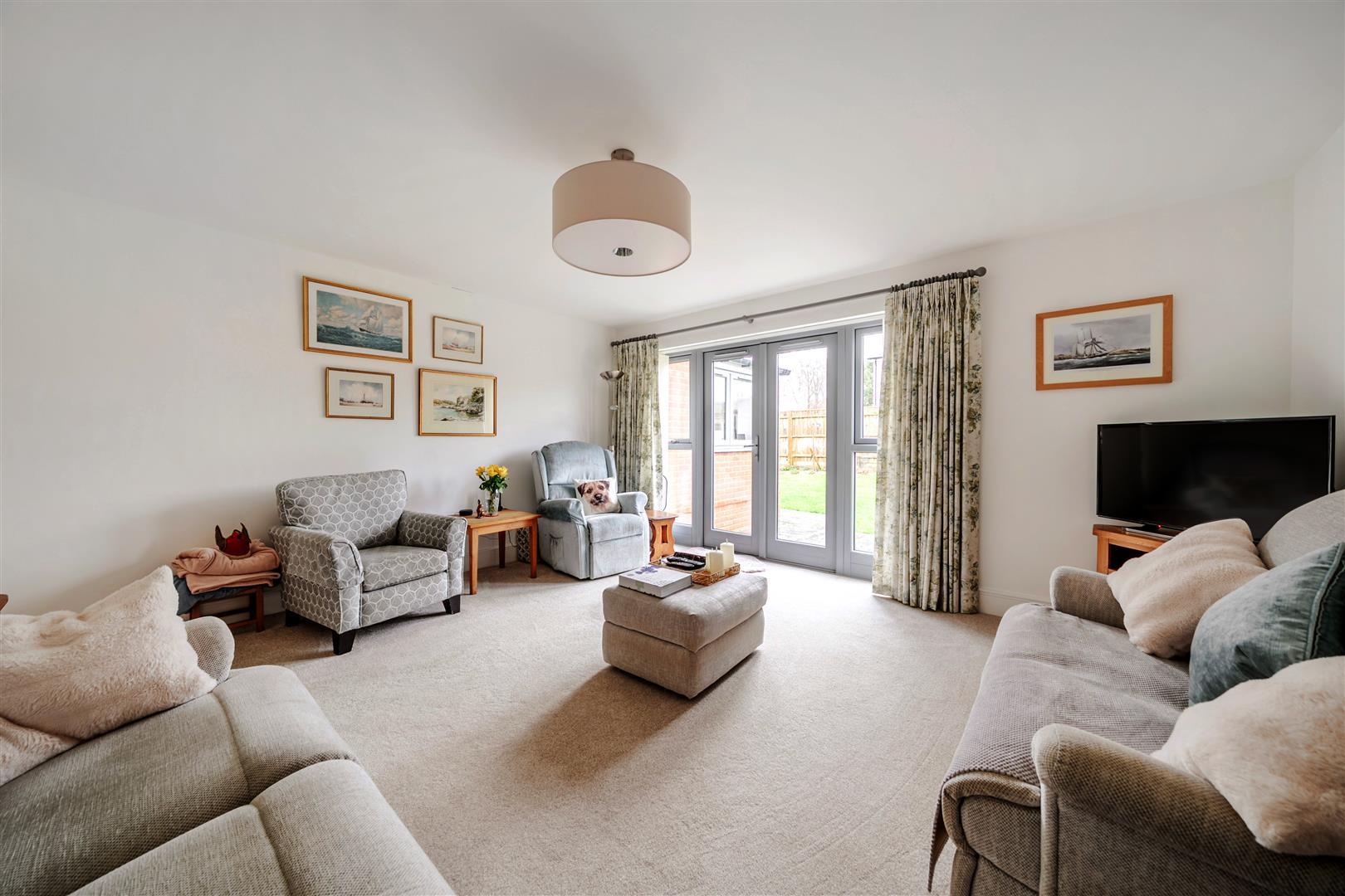 Property Image 25c16ed2-b1f5-4338-94d9-2f6f5c0b12dd