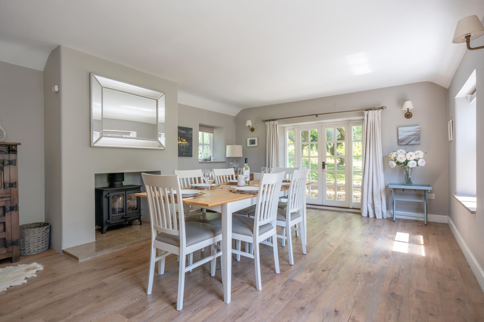Property Image 25d2c40c-b5f6-4e26-8b41-7e4b44e98117