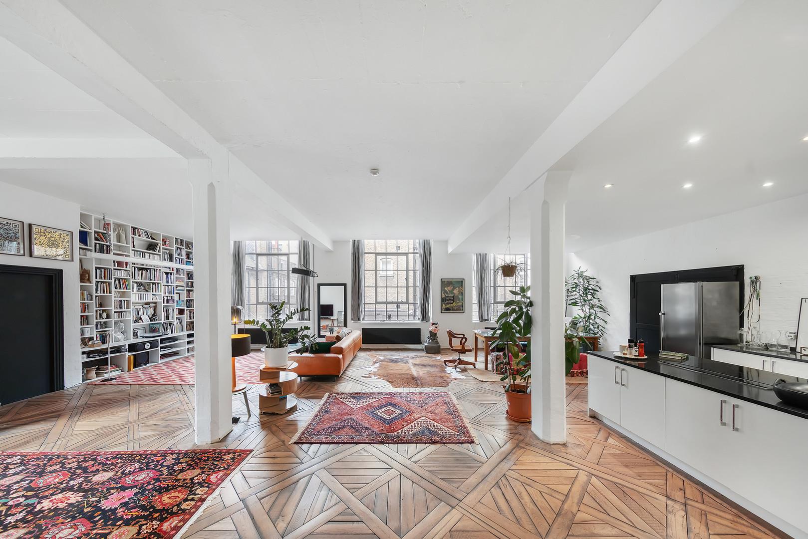 Two bedroom two bathroom 1600 square foot warehouse apartment for let in shoreditch ec2a