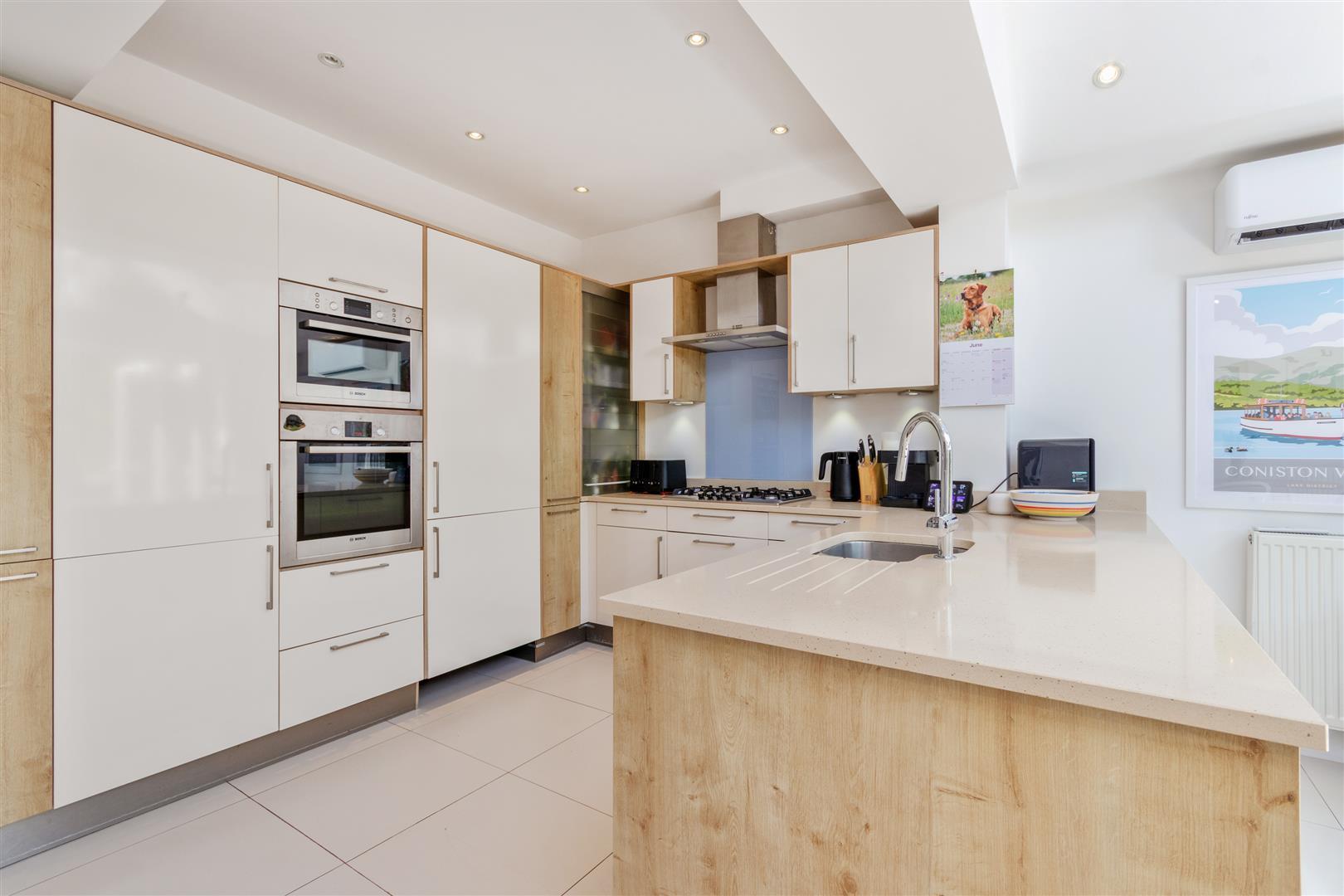 Property Image 25d5cd4b-9603-4c16-8c91-df9c641cc758