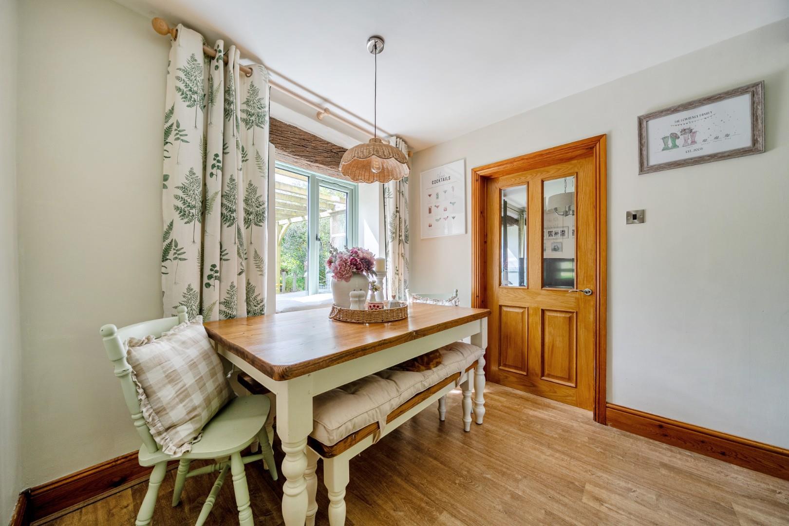 Property Image 262536f3-2f2e-484e-9896-a39e4cf7d039