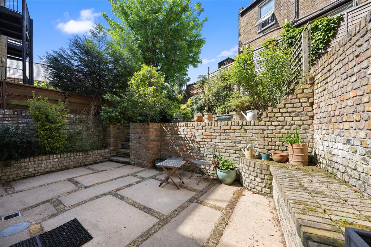 Property Image 262543fa-a2f0-4d16-9fb7-65a030f7ce94