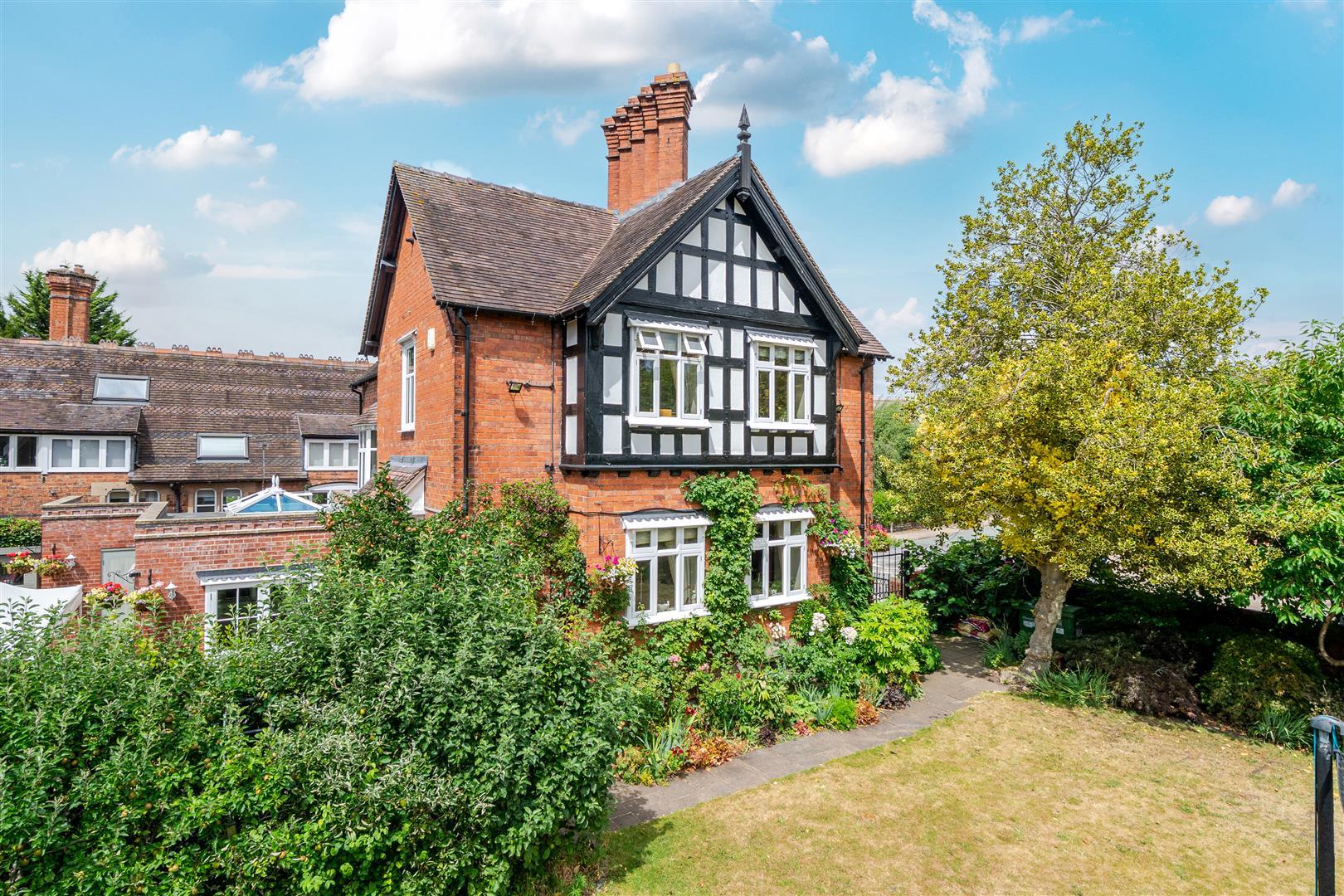 Property Image 265f6199-a303-441b-9f8f-f69d653f1303