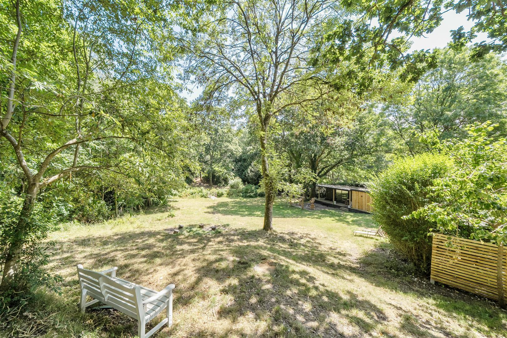 Property Image 26758920-4441-475b-ad40-e92dbfcd1f1a