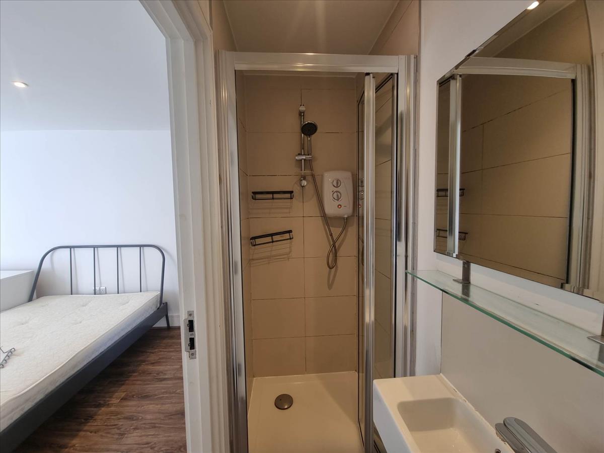 Property Image 267a8b61-3a26-47f2-a53b-6e7e4db04551