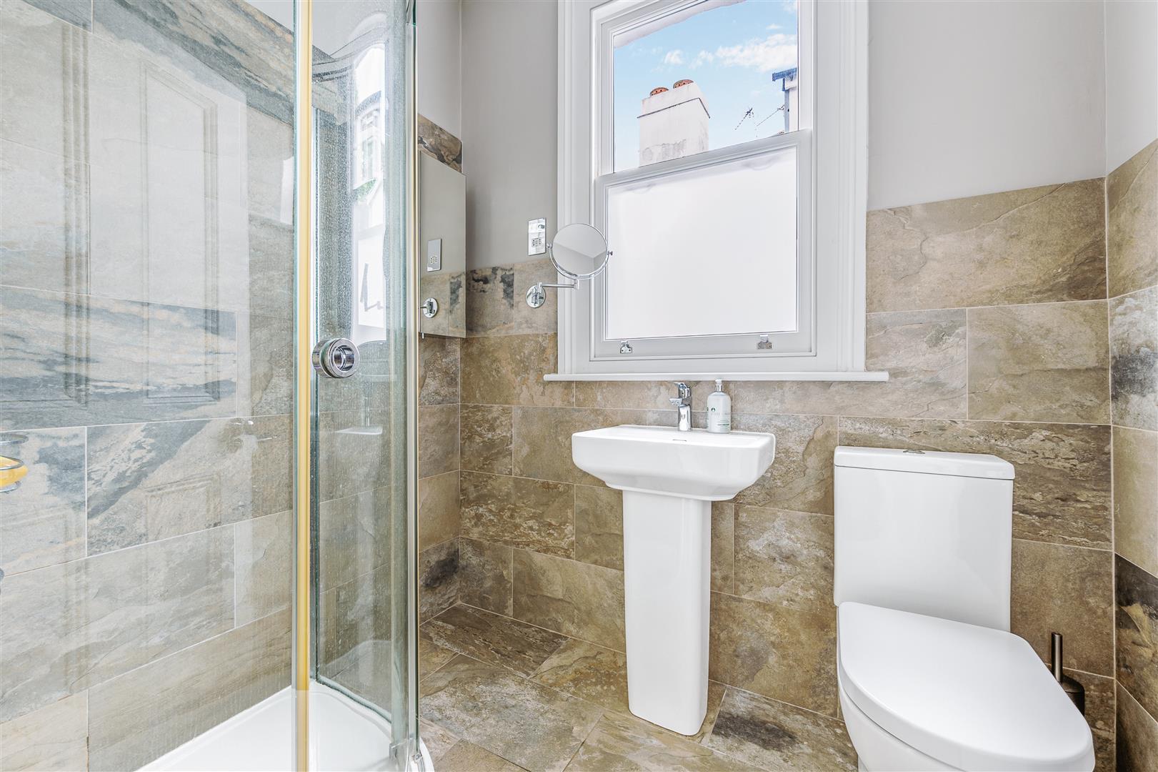 Property Image 26923965-1468-47f7-b469-74fdced18c95