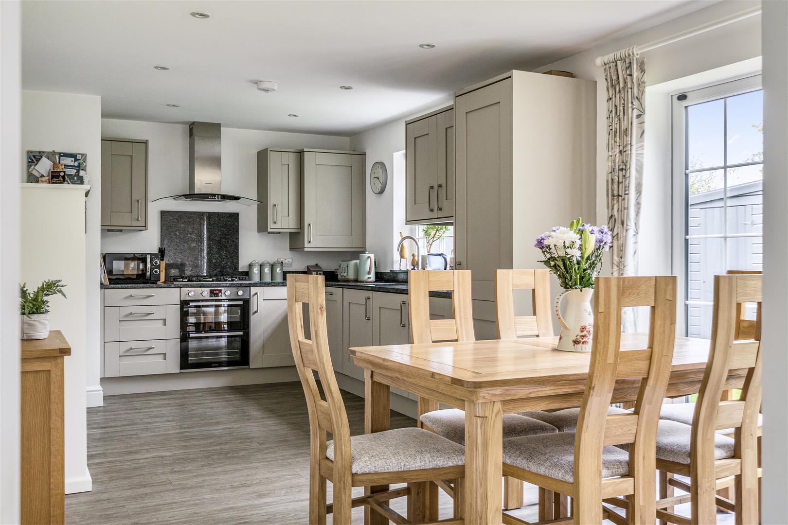 Property Image 269e63f0-3f93-4abf-9002-f724f3c54a13
