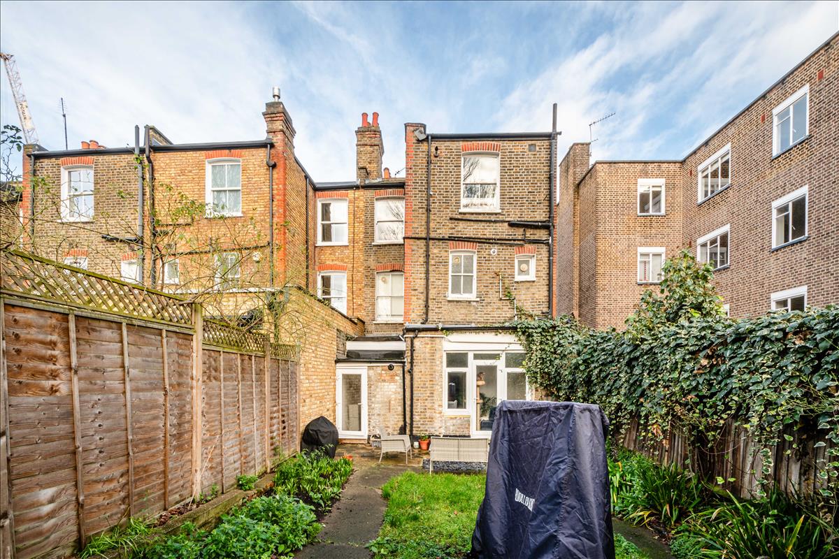 56 Clissold Crescent, Stoke Newington, N16 9AT