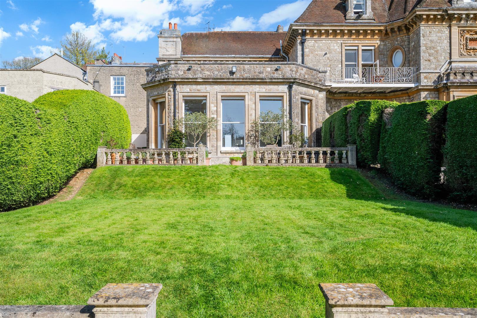 Property Image 26f6ca7c-a193-42ce-9dd6-d17e143a3b0c