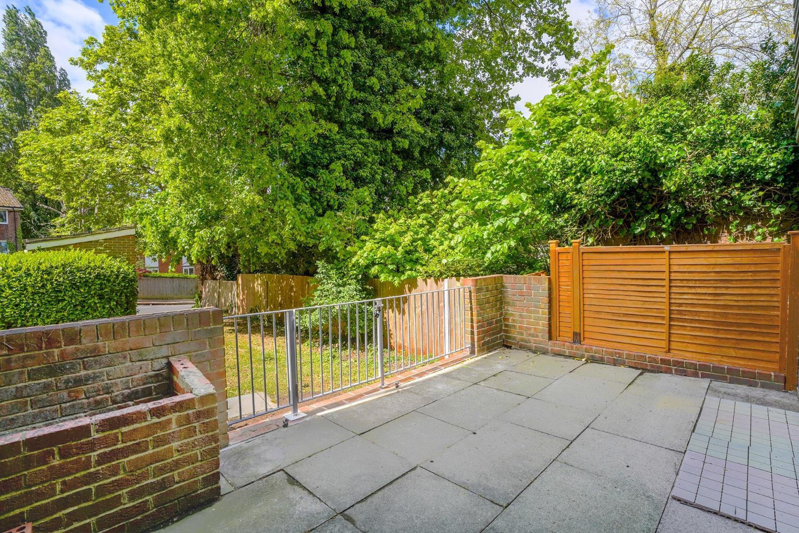 Property Image 27235883-ae35-4857-b858-738deb809448