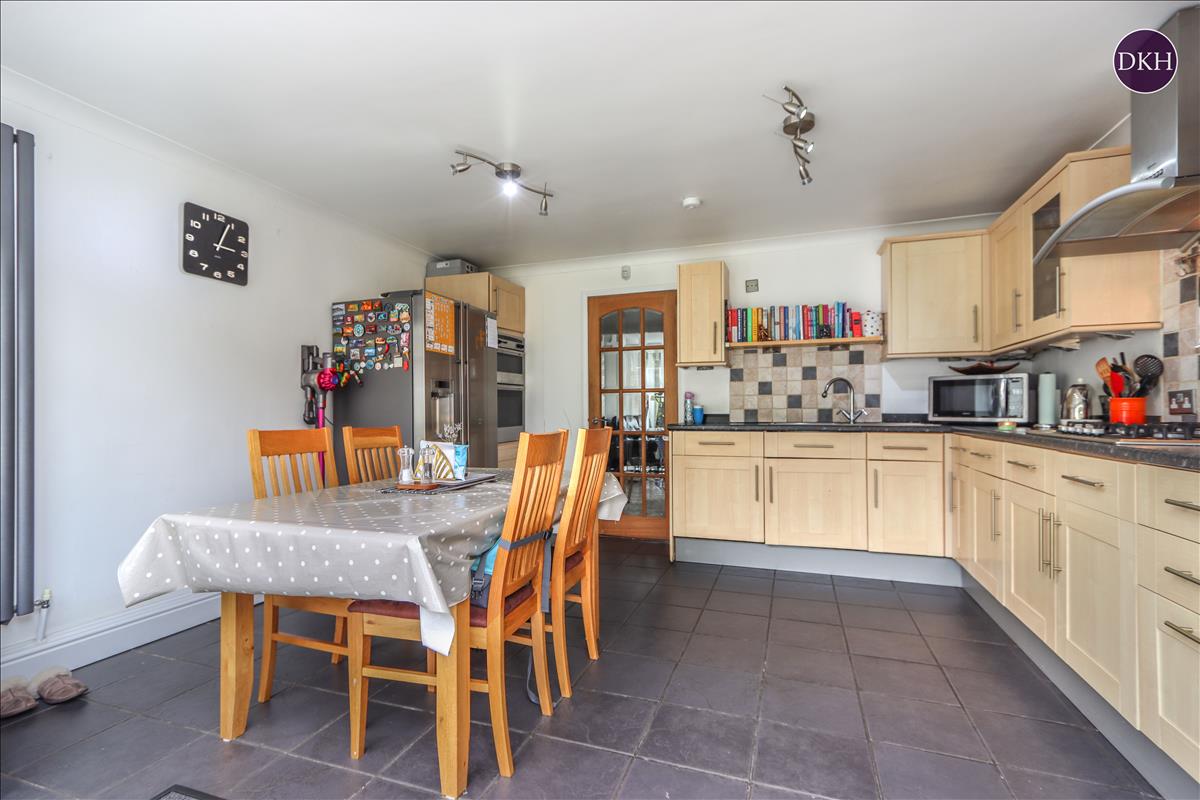 Property Image 27267f20-b396-4adf-af3c-73e8771ea4ba