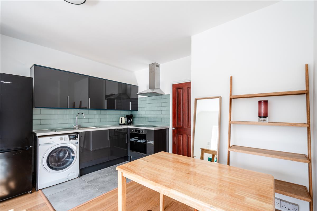 Property Image 2736a7b7-8cff-43da-9486-cf4b302e6a47