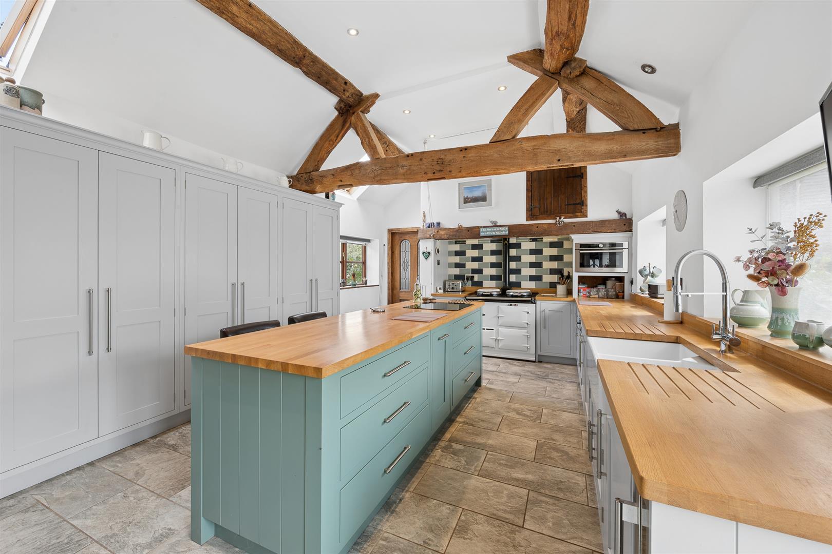 Property Image 27386cac-2e84-4f12-b2ac-8b3dce48c655
