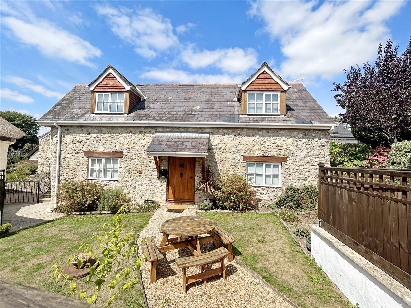 Property Image 274a4a9c-687e-4e21-ba65-08a4d2f5d7c5