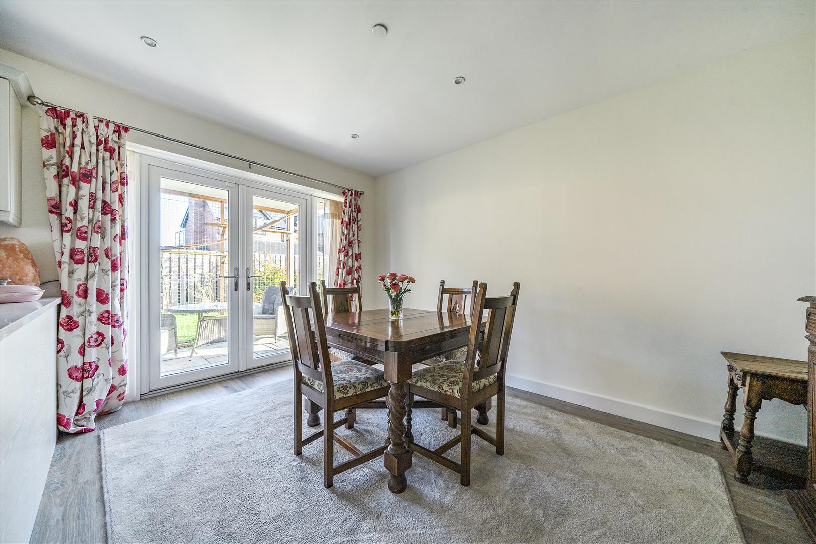 Property Image 275b39c4-ee55-44c1-9ae1-c84094b1ed56