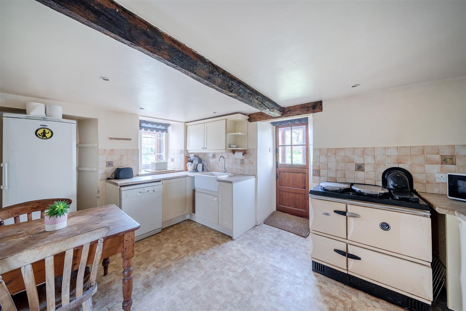 Property Image 276fd2fc-9a89-4021-856d-34300263c3f3