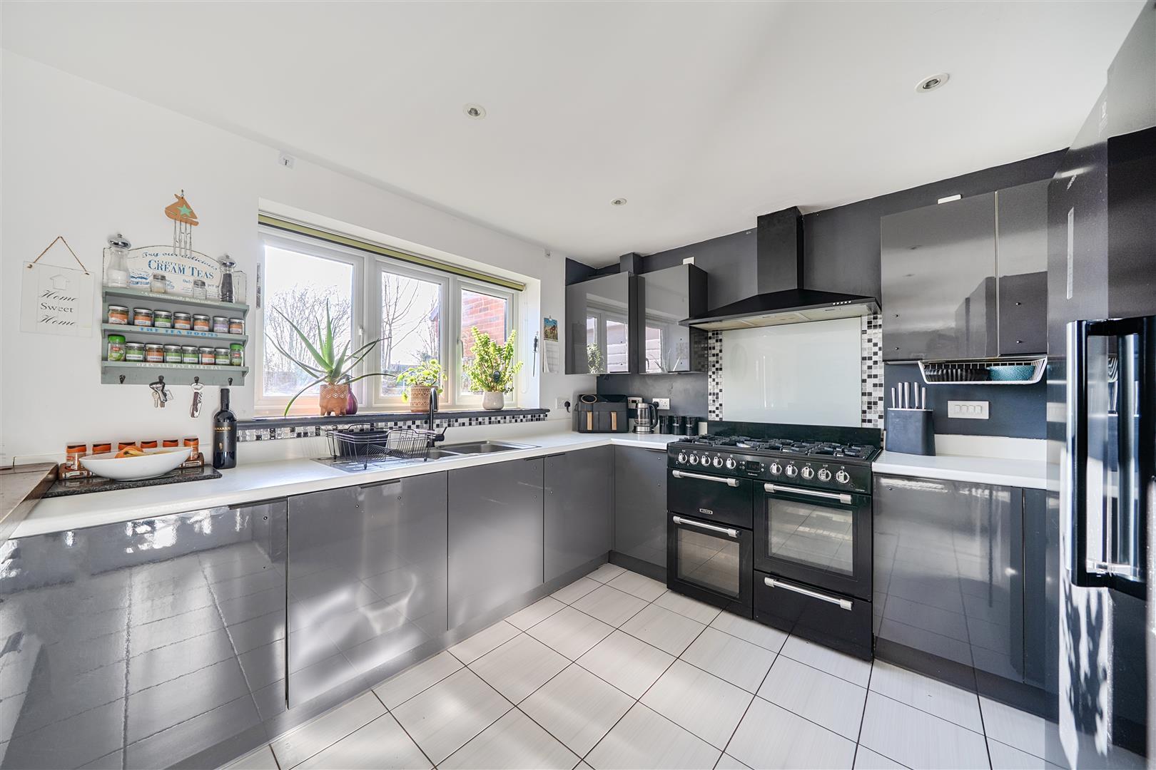 Property Image 27760f45-e9e6-4938-be8c-216616dcfc5a