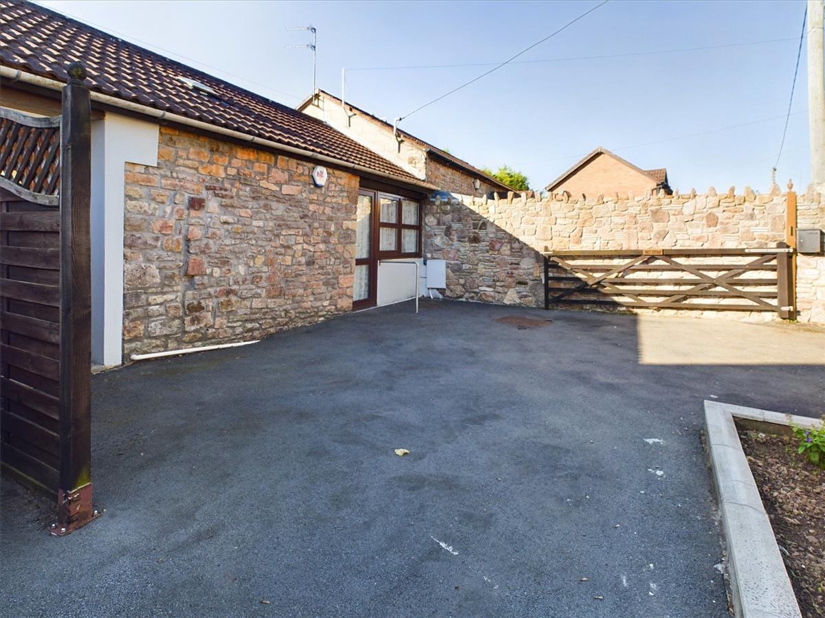 Property Image 279abeee-ec9e-4908-9b92-c99a508387c1