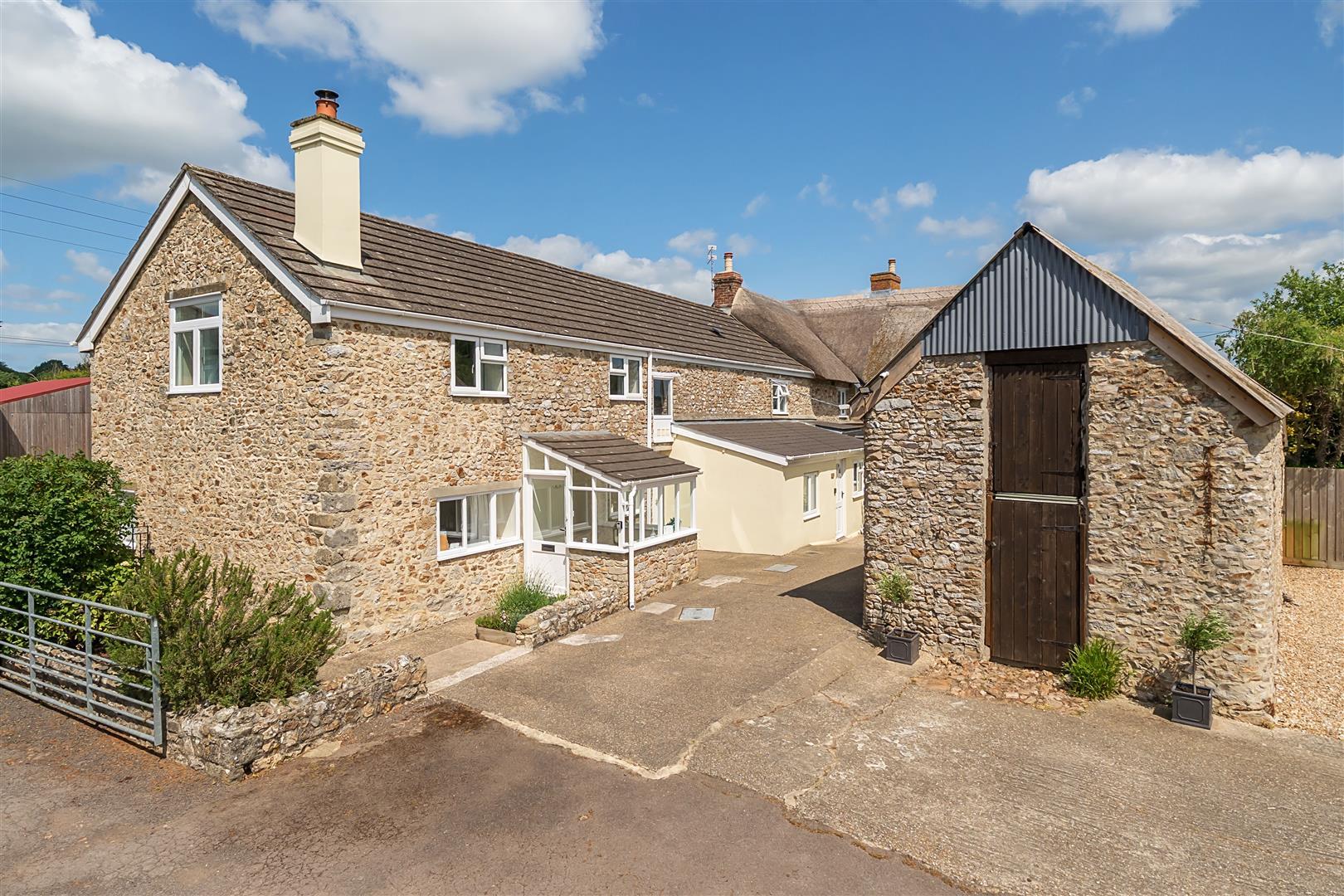 Property Image 279c7057-31be-4402-bbed-601fcc0350c7