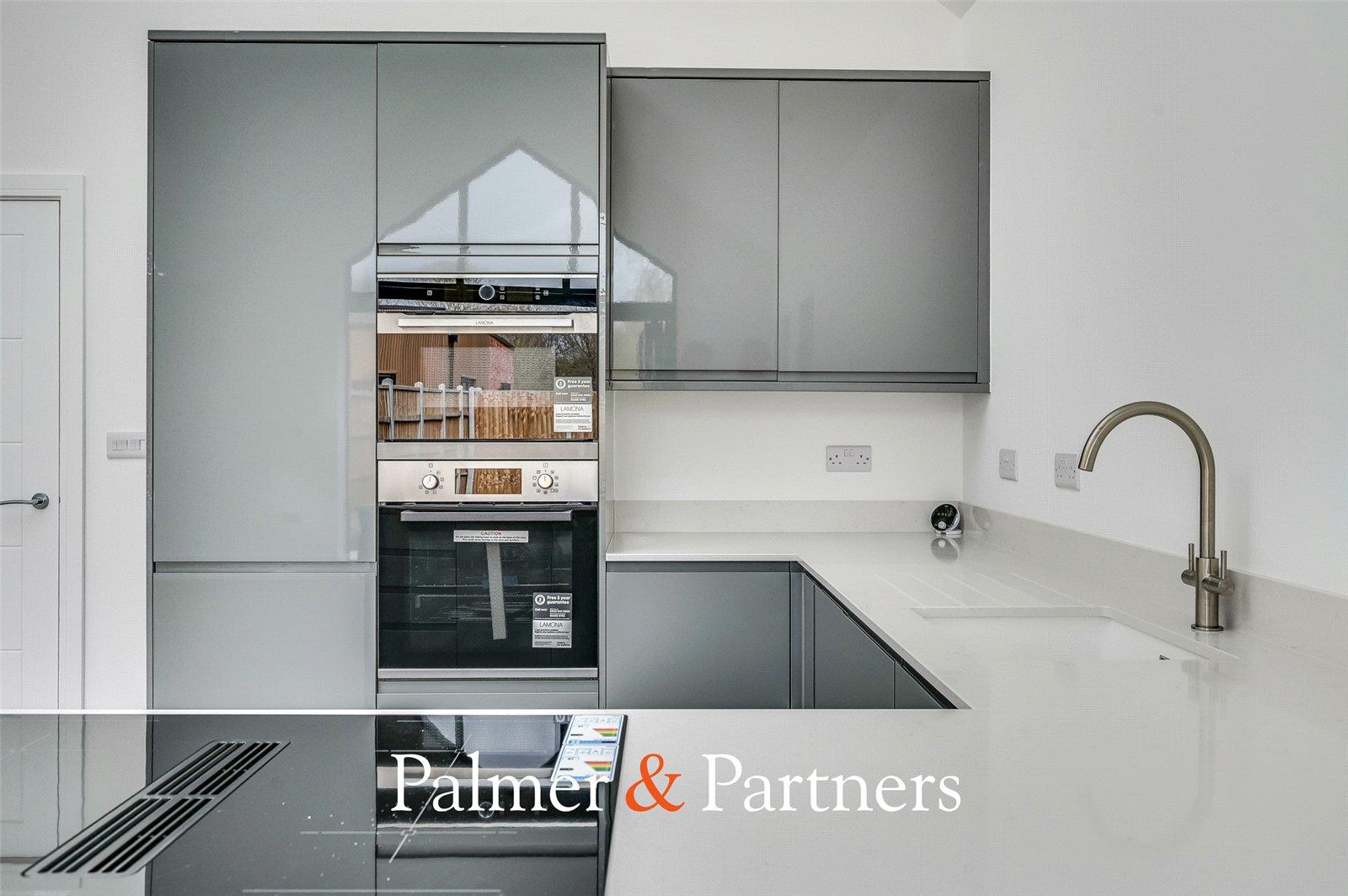 Property Image 27ad0b49-4bee-492b-8c3b-c051d114f09c