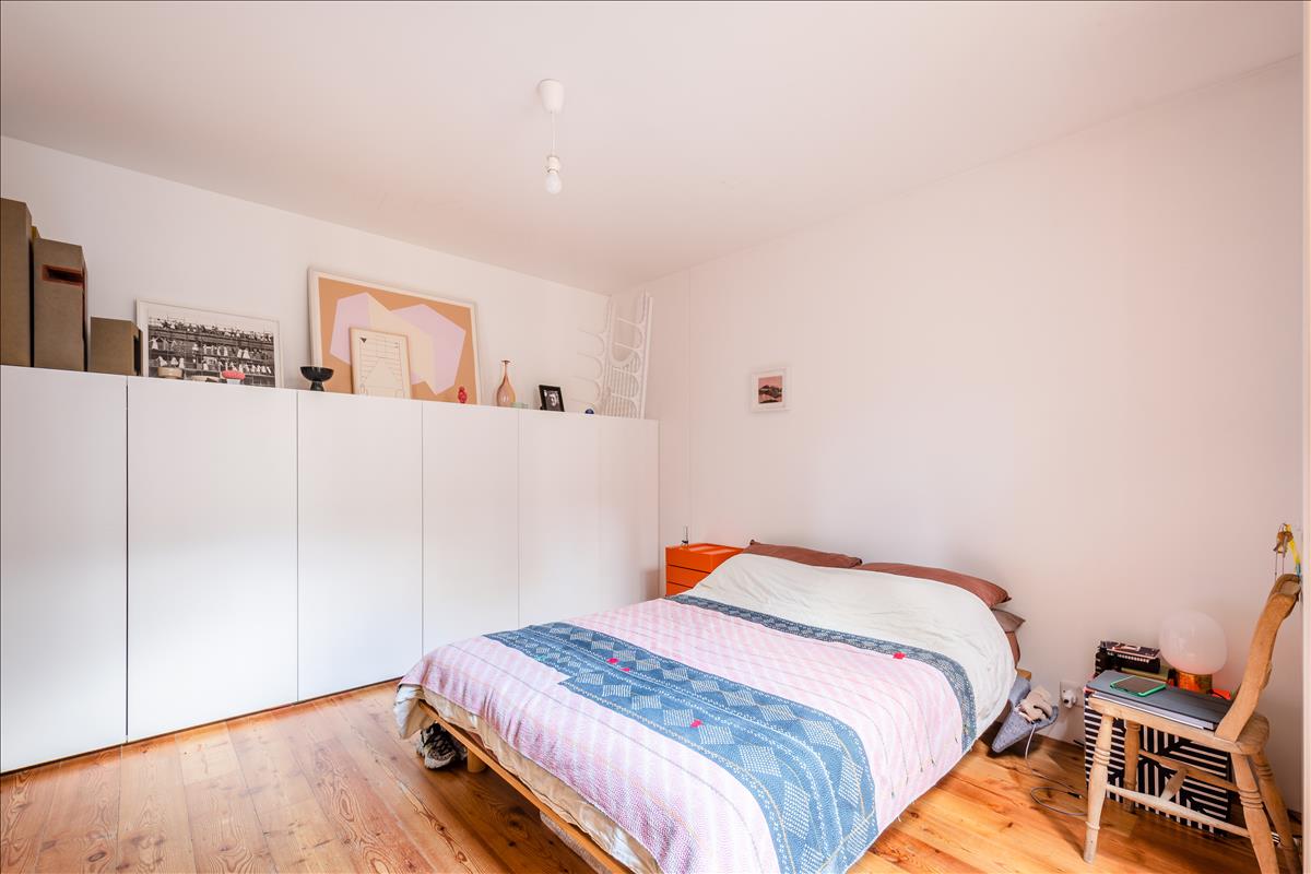 Three bedroom penthouse apartment for rent on Charlotte Road EC2A