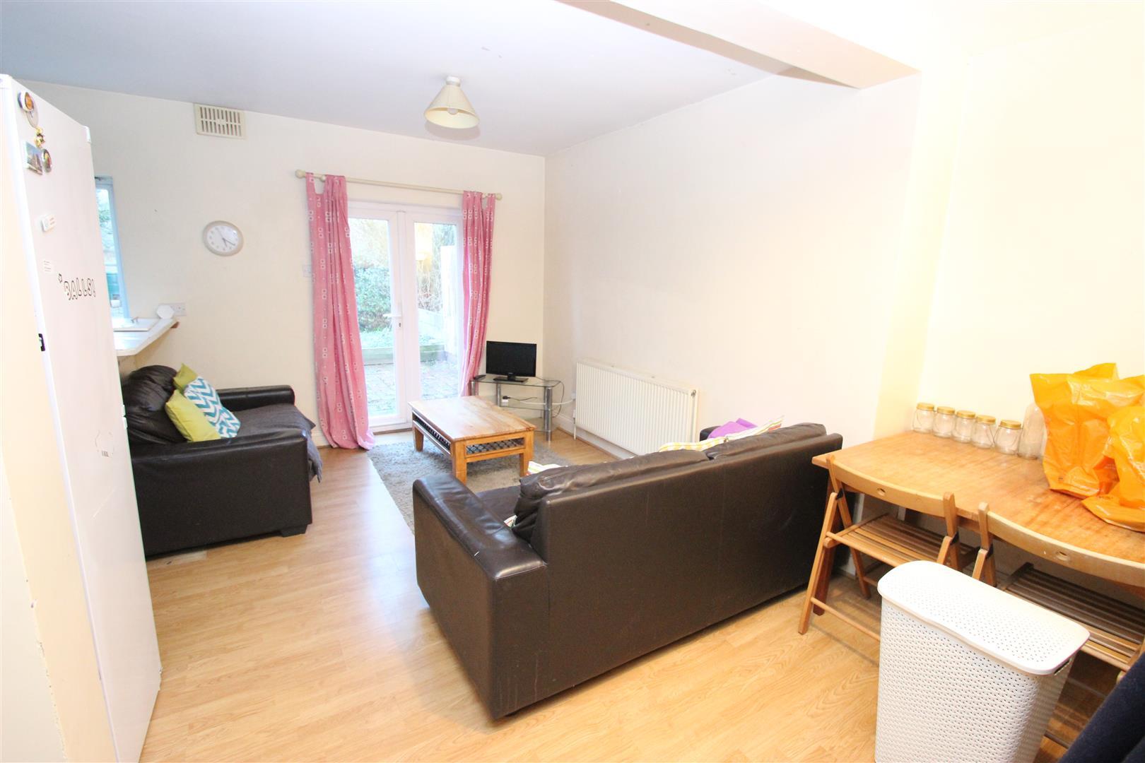 Property Image 27ba43c1-c7e6-4409-89ca-2bc61eb5ee49
