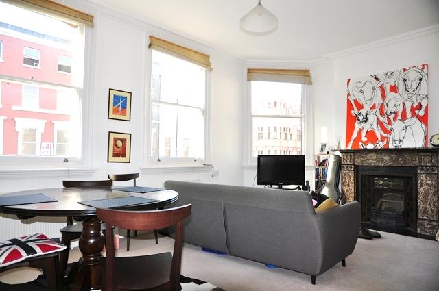 Two bedroom two bathroom period apartment for let on Upper Street N1