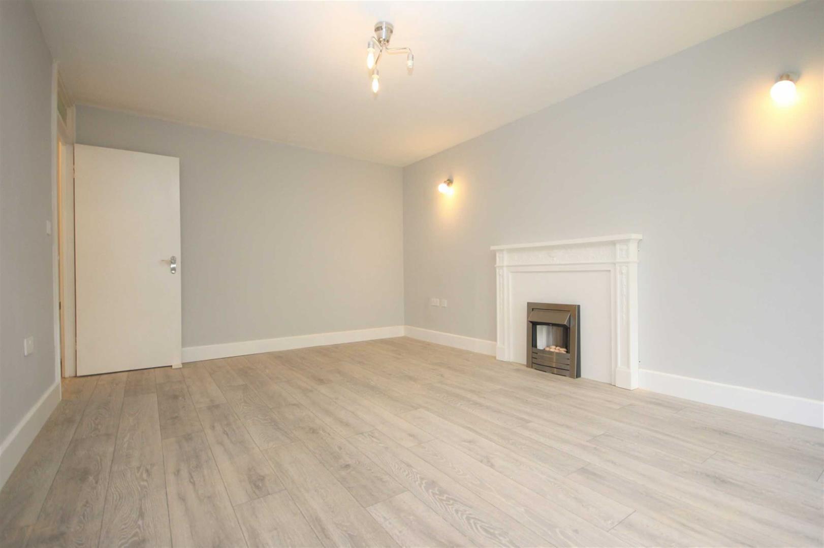 Property Image 27bd722c-e7e6-4fab-b318-e96399aa0a53